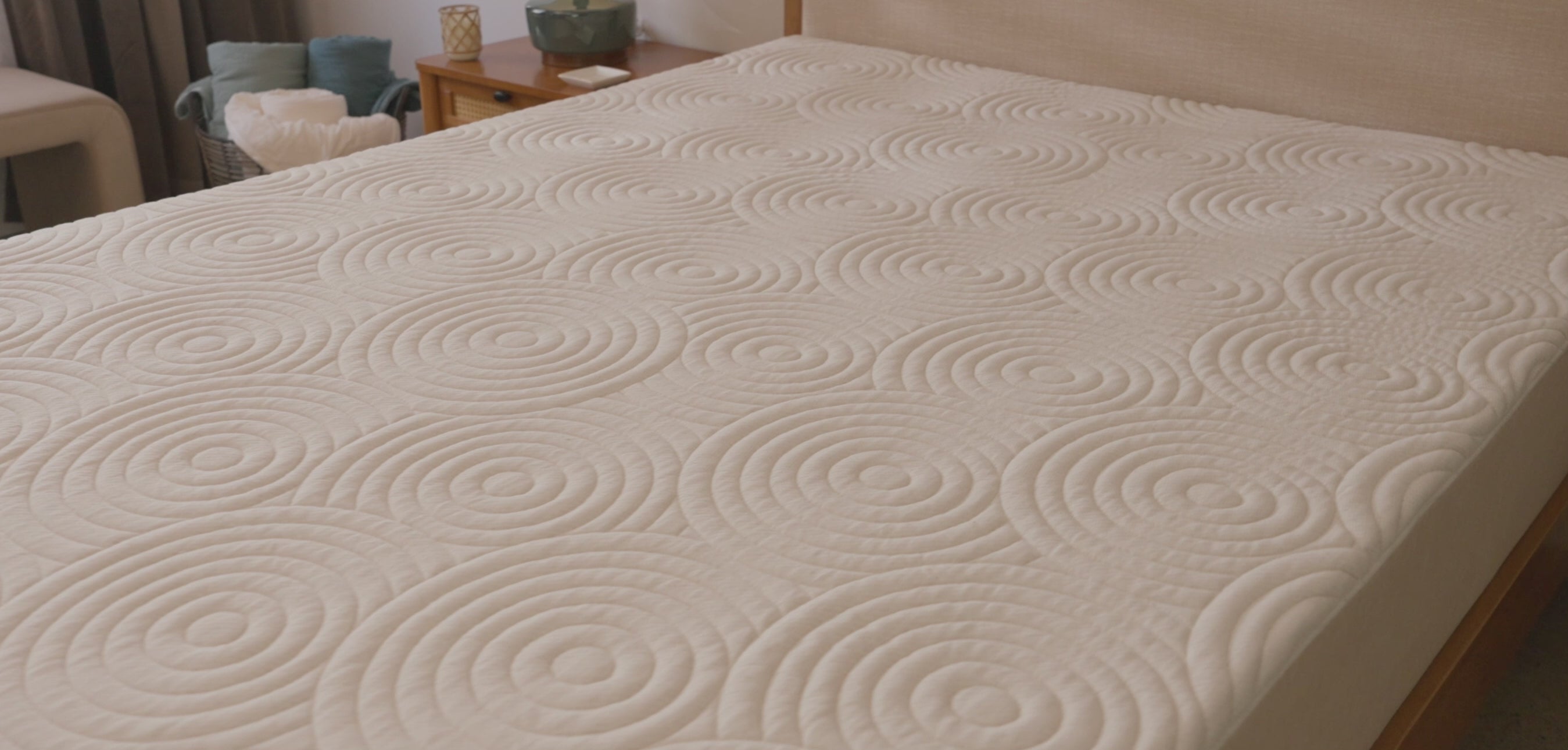 Load video: Video of Ziwi mattress technology and people laying down on it.